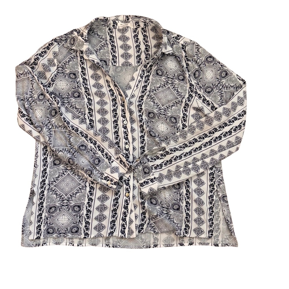 En Crème Dark Navy Bandana Print Split Hem Long Sleeve Button Down Size M